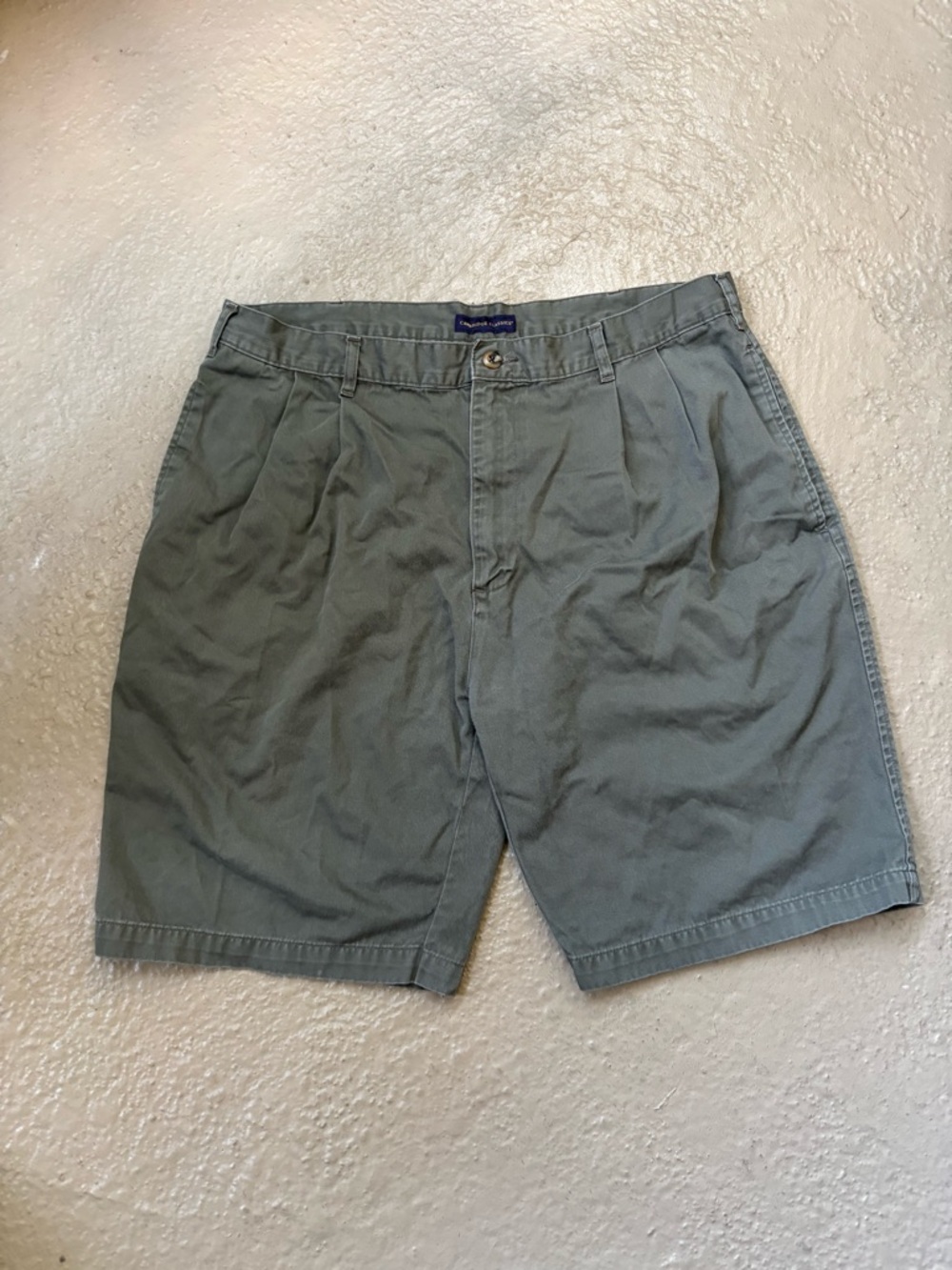 Cambridge Classics Men's Pleated Olive Flat-Front Shorts 36